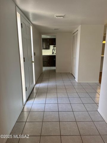 10059 N Oro Place, Tucson, AZ 85737