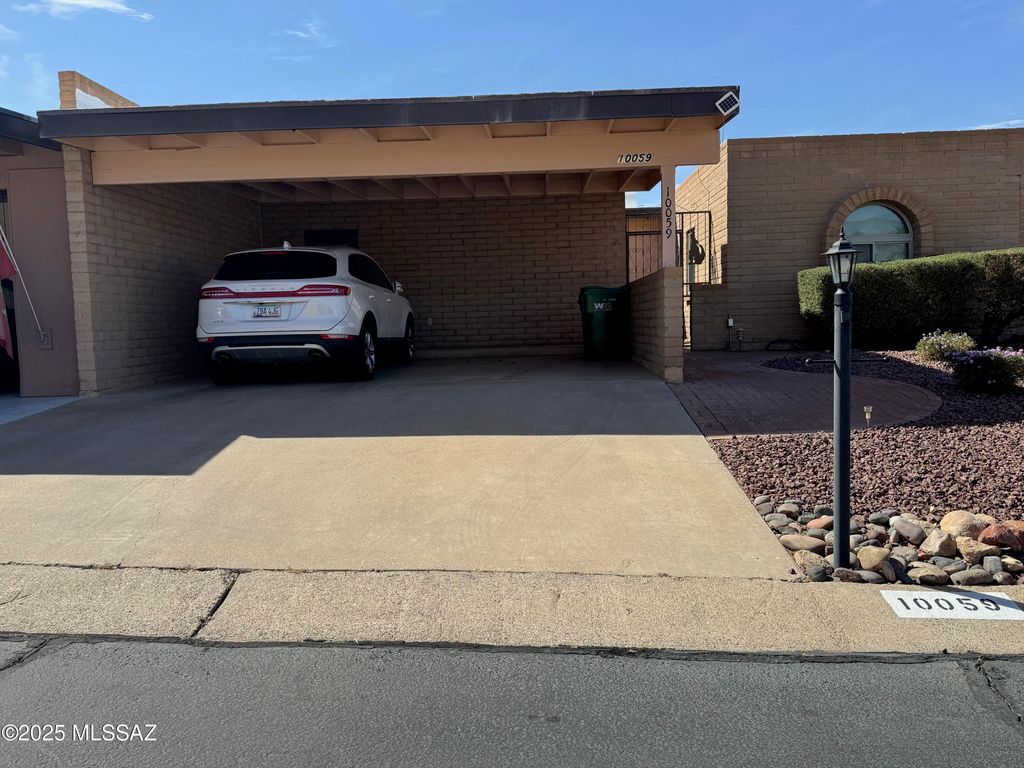 10059 N Oro Place, Tucson, AZ 85737