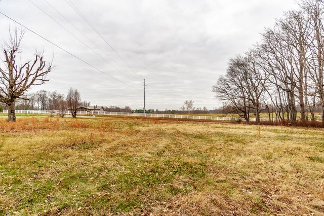 101 Riggs Rd, Portland, TN 37148