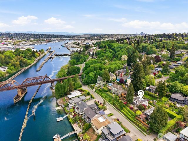 3607 W W Commodore Way, Seattle, WA 98199