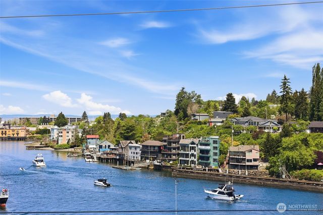 3607 W W Commodore Way, Seattle, WA 98199