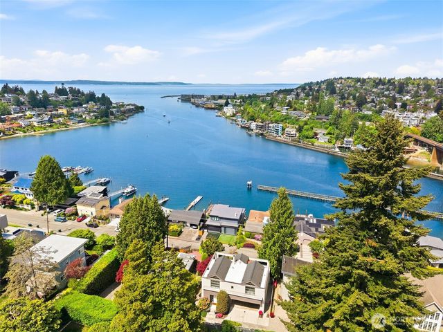 3607 W W Commodore Way, Seattle, WA 98199