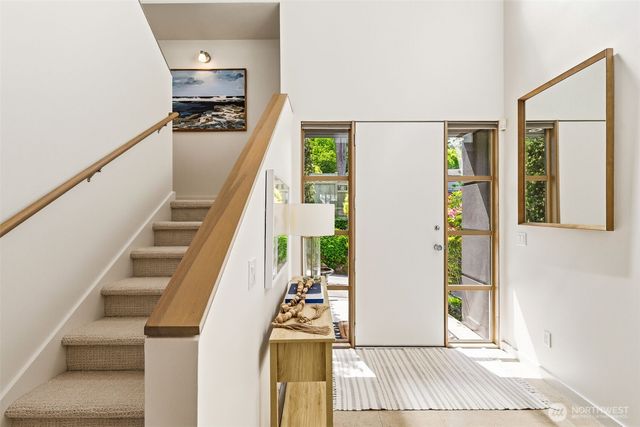 3607 W W Commodore Way, Seattle, WA 98199