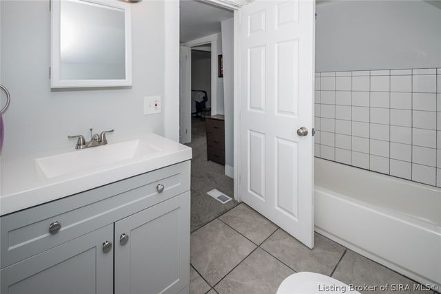 2407 Charlestown Road, New Albany, IN 47150