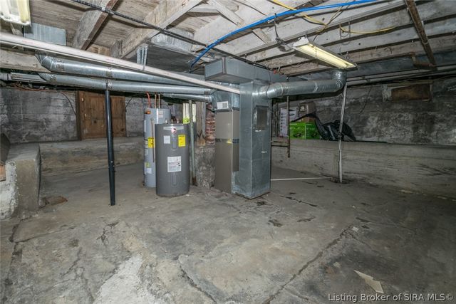 2407 Charlestown Road, New Albany, IN 47150
