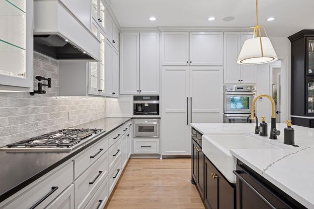 3734 Woodland Cove Parkway, Minnetrista, MN 55331