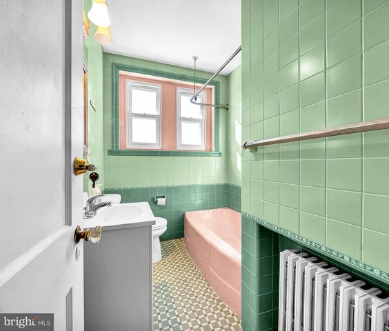 317 W JOHNSON HWY, Norristown, PA 19401