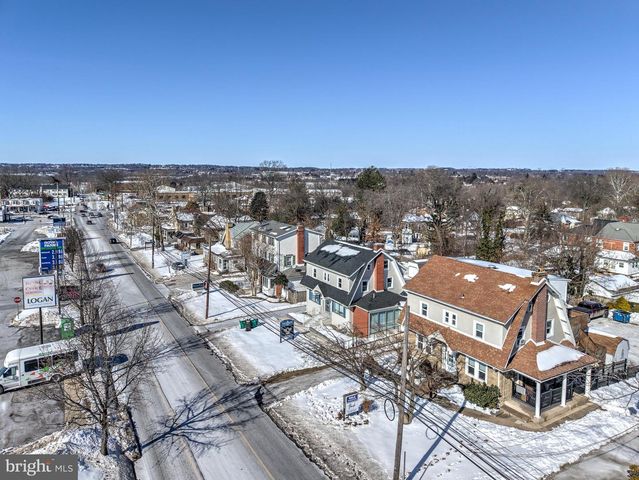 317 W JOHNSON HWY, Norristown, PA 19401