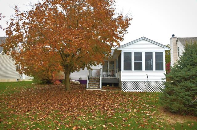 1040 Heritage Drive, Saline, MI 48176