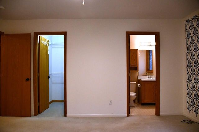 1040 Heritage Drive, Saline, MI 48176