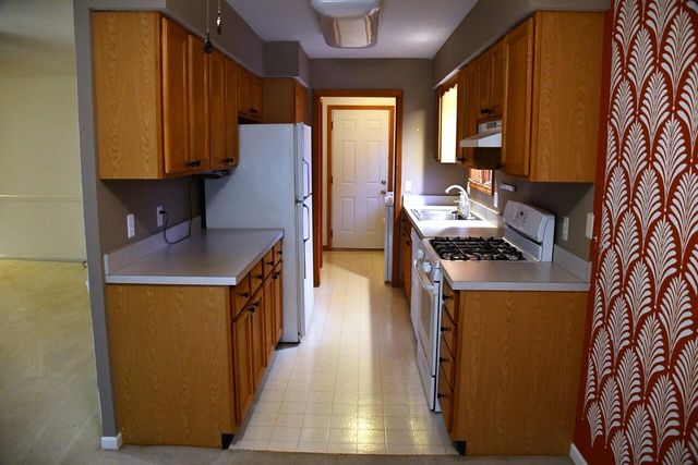 1040 Heritage Drive, Saline, MI 48176