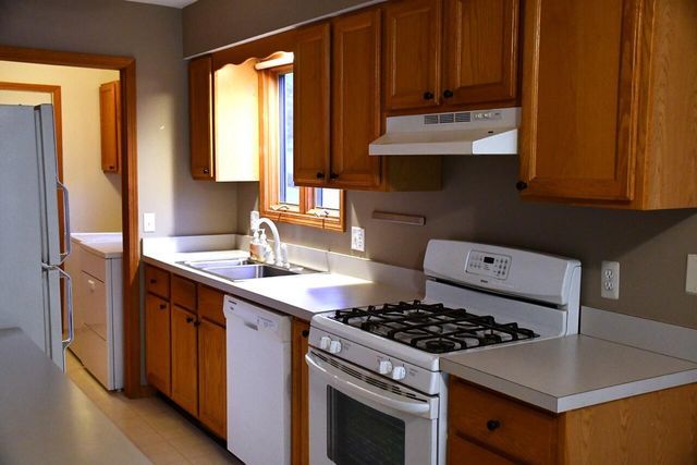 1040 Heritage Drive, Saline, MI 48176