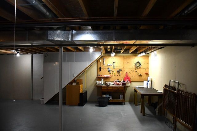 1040 Heritage Drive, Saline, MI 48176