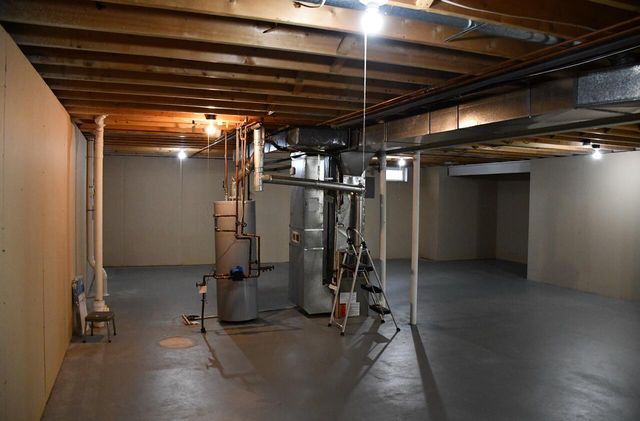 1040 Heritage Drive, Saline, MI 48176