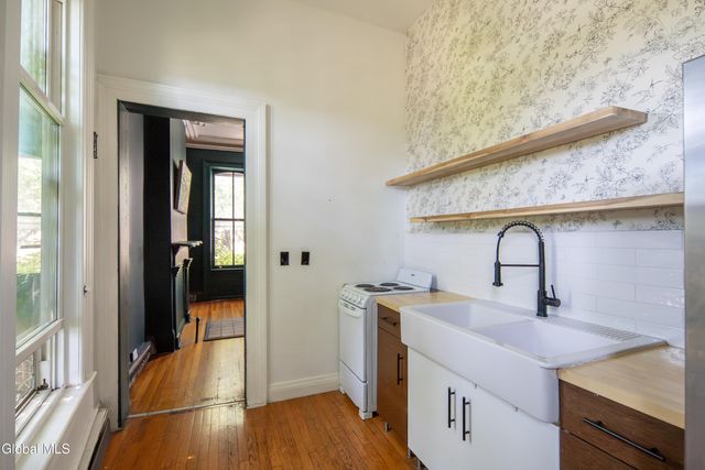 140 Grand Street, Albany, NY 12202