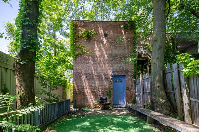 140 Grand Street, Albany, NY 12202