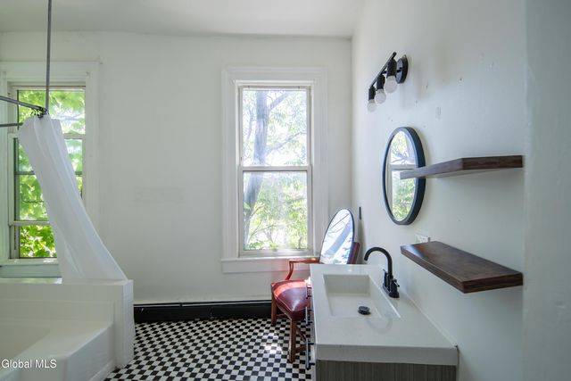 140 Grand Street, Albany, NY 12202