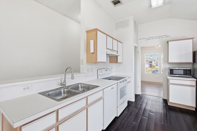 804 Castlewick Court, Arlington, TX 76018