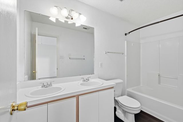 804 Castlewick Court, Arlington, TX 76018