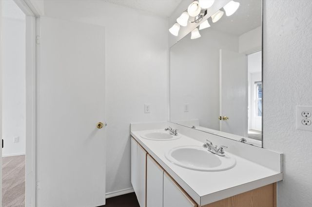 804 Castlewick Court, Arlington, TX 76018