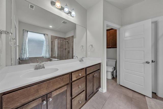 639 Congressional Avenue, Red Oak, TX 75154