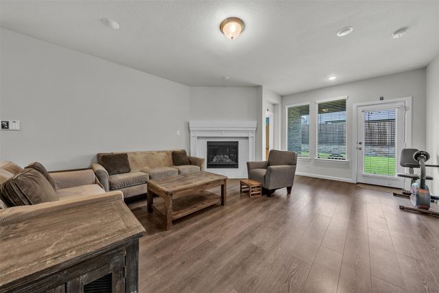 639 Congressional Avenue, Red Oak, TX 75154