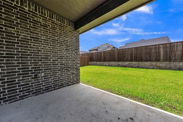 639 Congressional Avenue, Red Oak, TX 75154