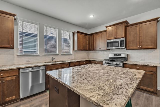 639 Congressional Avenue, Red Oak, TX 75154
