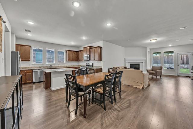 639 Congressional Avenue, Red Oak, TX 75154