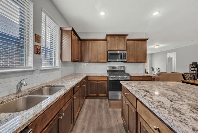 639 Congressional Avenue, Red Oak, TX 75154