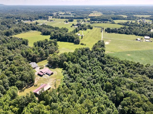 420 Shangri La, Woodbury, TN 37190