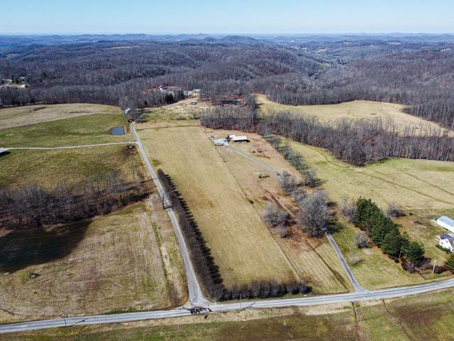 420 Shangri La, Woodbury, TN 37190