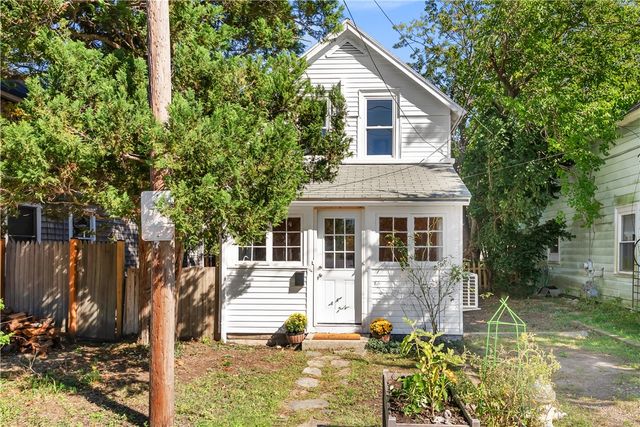 31 Blanding Avenue, Barrington, RI 02806