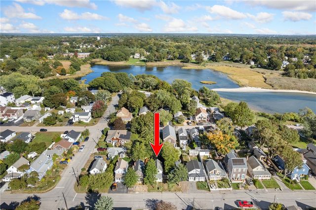 31 Blanding Avenue, Barrington, RI 02806
