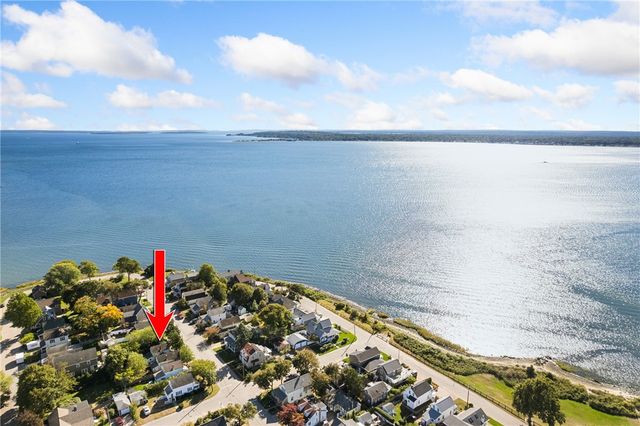 31 Blanding Avenue, Barrington, RI 02806
