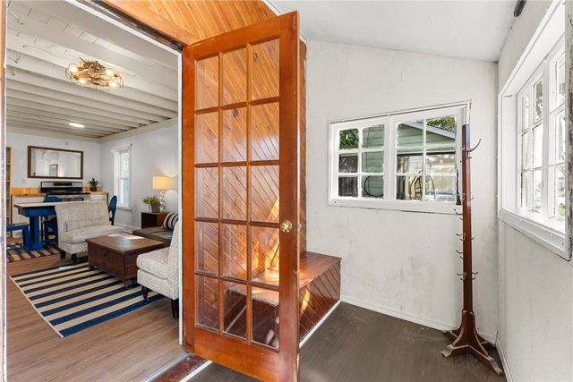 31 Blanding Avenue, Barrington, RI 02806
