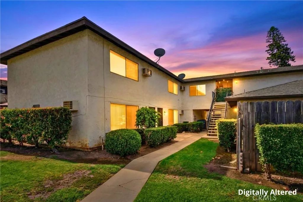 160 Greentree 2, La Habra, CA 90631