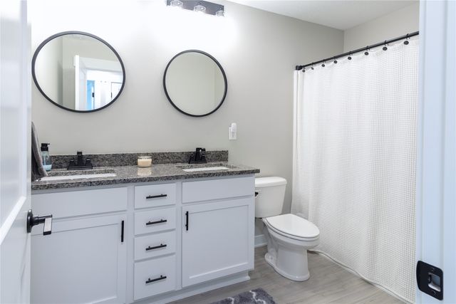 2602 E 48th Street, Des Moines, IA 50317