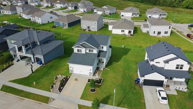 2602 E 48th Street, Des Moines, IA 50317