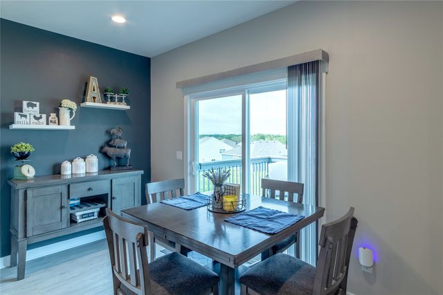 2602 E 48th Street, Des Moines, IA 50317