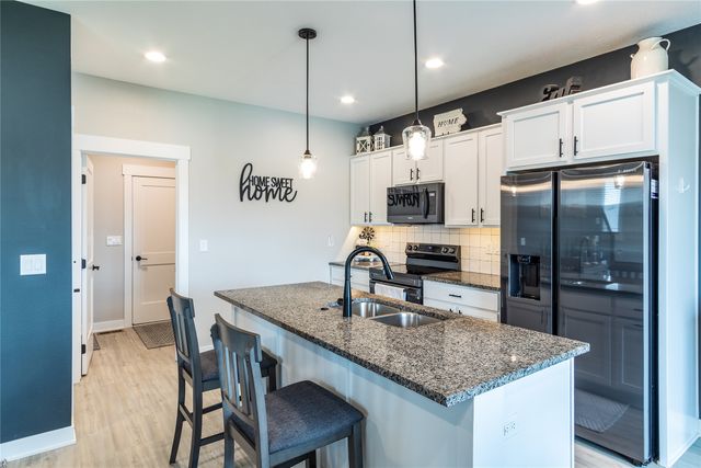 2602 E 48th Street, Des Moines, IA 50317