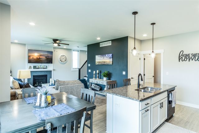 2602 E 48th Street, Des Moines, IA 50317