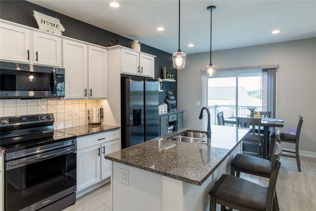 2602 E 48th Street, Des Moines, IA 50317