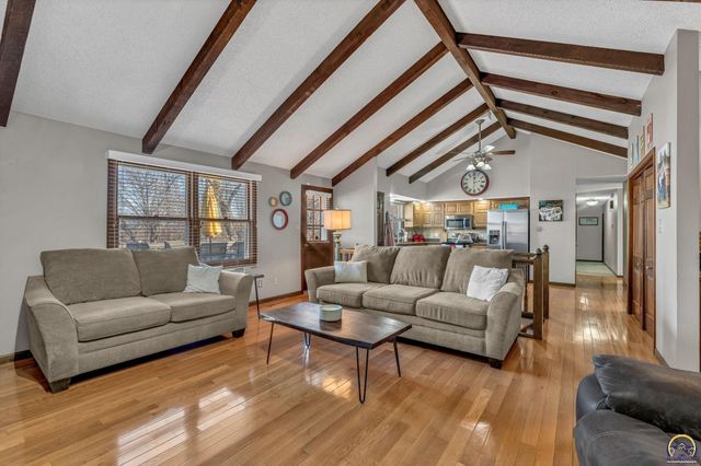 2224 SW Alameda CT, Topeka, KS 66614