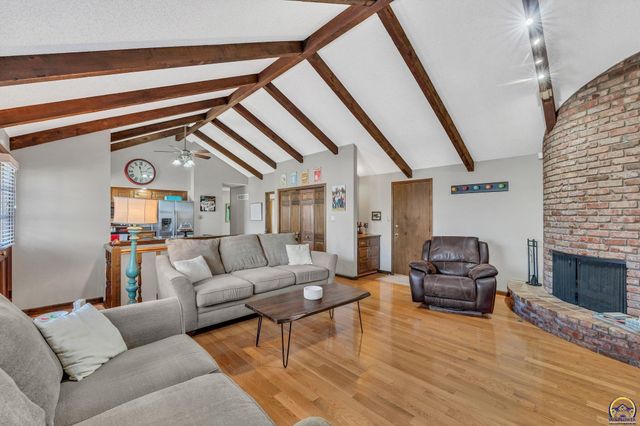 2224 SW Alameda CT, Topeka, KS 66614