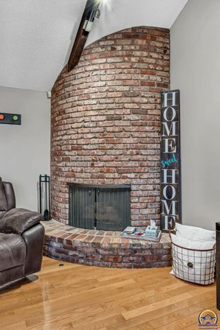 2224 SW Alameda CT, Topeka, KS 66614