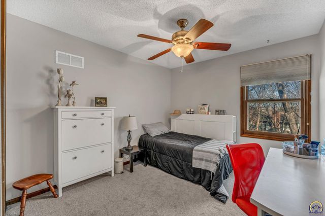 2224 SW Alameda CT, Topeka, KS 66614