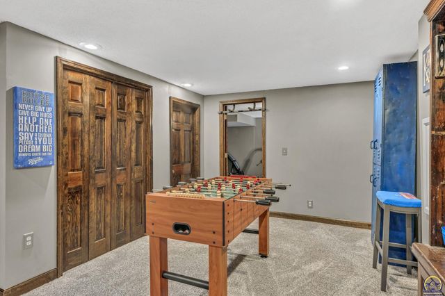 2224 SW Alameda CT, Topeka, KS 66614