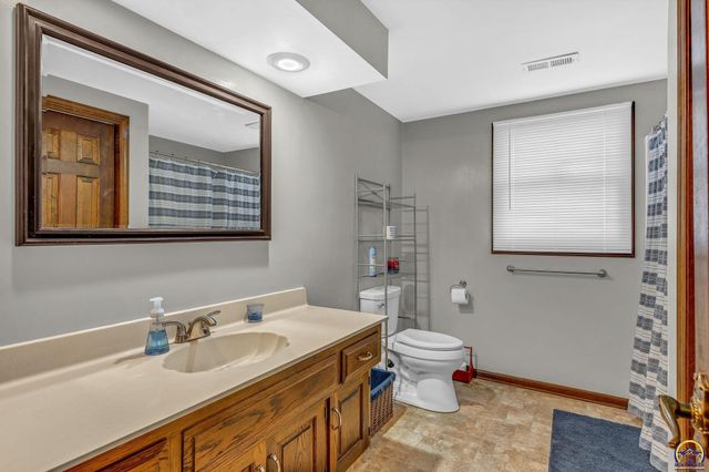 2224 SW Alameda CT, Topeka, KS 66614