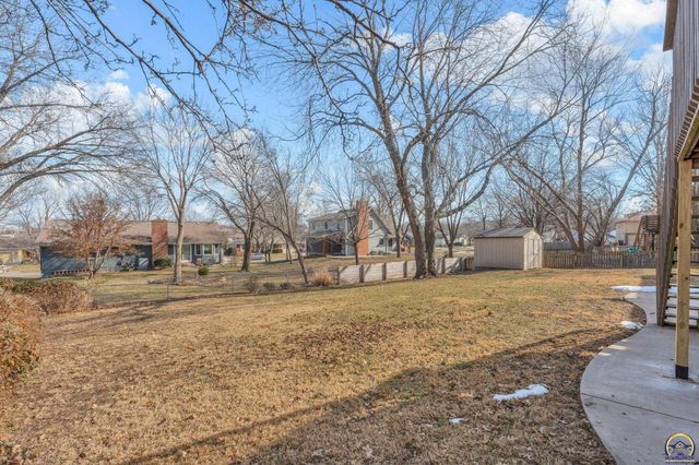 2224 SW Alameda CT, Topeka, KS 66614